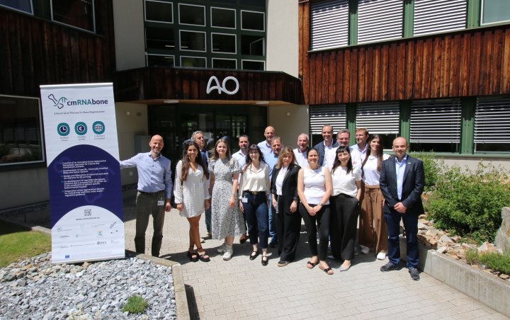 The cmRNAbone consortium at the final meeting in Davos, Switzerland The cmRNAbone consortium at the final meeting in Davos, Switzerland